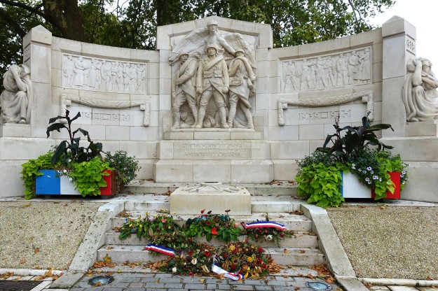Memorial at Bourgues. Both wars are given equal prominence on the face of the memorial but, as is the case everywhere in France, the great majority of the names of the dead come from WW1.