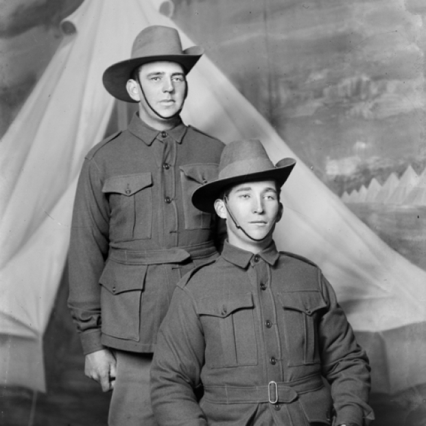 portrait of 2 privates, probably 2641 Herbrt Gilfoy (standing) and 5553 John Ernest Mayall. Courtesy of AWM